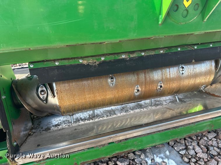 image for item YA2512 2022 John Deere RD45F flex draper head