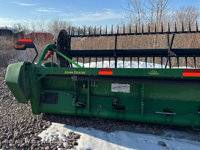 image for item YA2512 2022 John Deere RD45F flex draper head