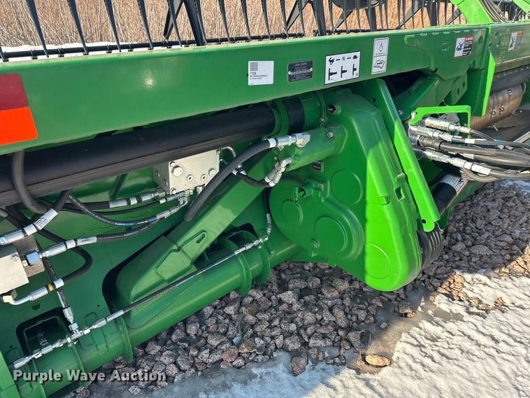 image for item YA2512 2022 John Deere RD45F flex draper head