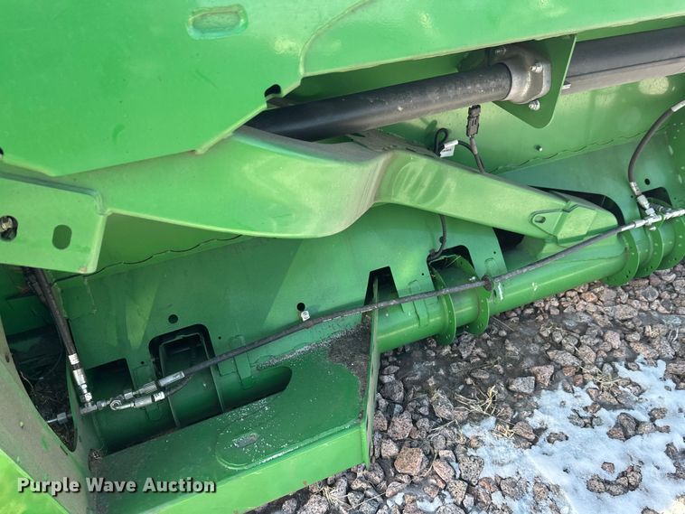 image for item YA2512 2022 John Deere RD45F flex draper head