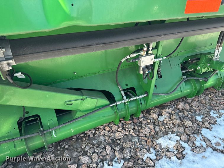 image for item YA2512 2022 John Deere RD45F flex draper head