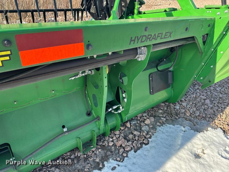 image for item YA2512 2022 John Deere RD45F flex draper head