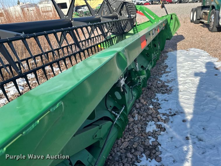image for item YA2512 2022 John Deere RD45F flex draper head