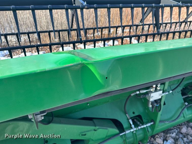 image for item YA2512 2022 John Deere RD45F flex draper head