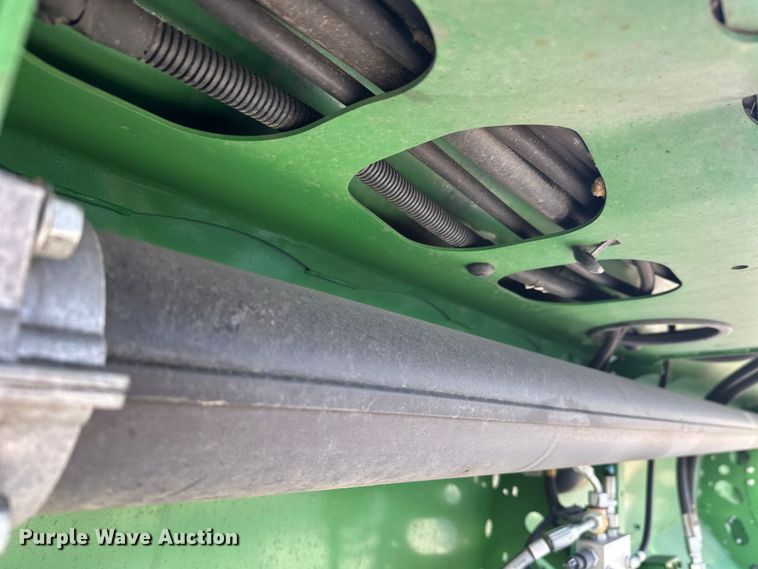 image for item YA2512 2022 John Deere RD45F flex draper head