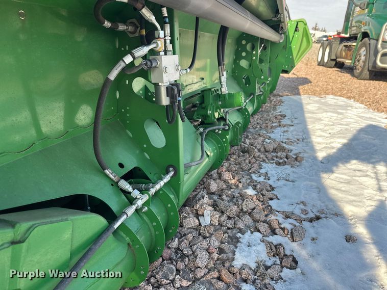 image for item YA2512 2022 John Deere RD45F flex draper head