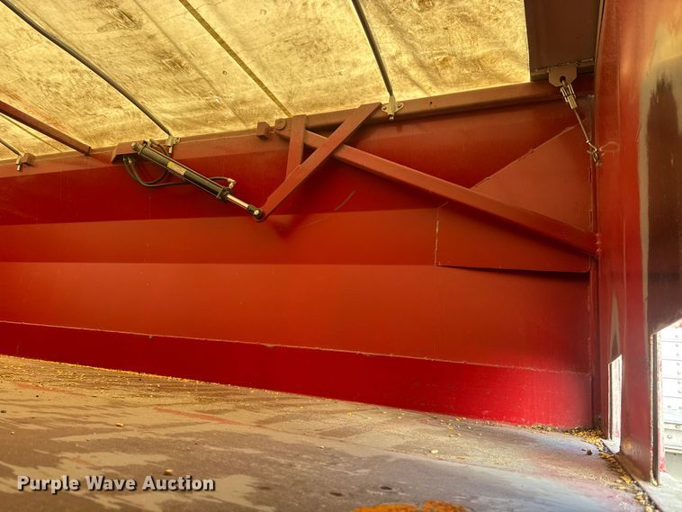 image for item YA2575 2009 International 4400 grain truck