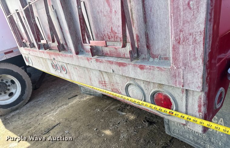 image for item YA2575 2009 International 4400 grain truck