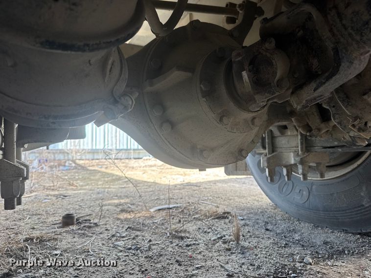 image for item YA2575 2009 International 4400 grain truck