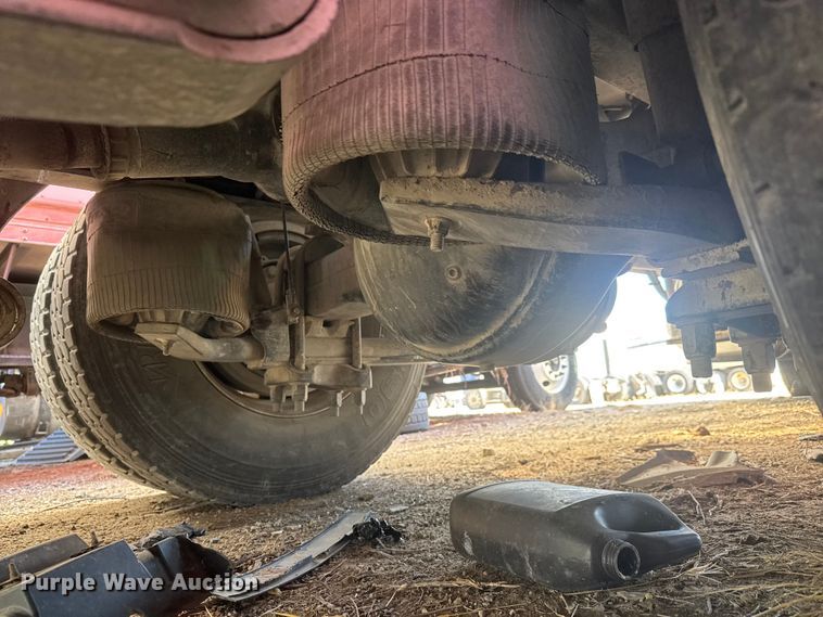 image for item YA2575 2009 International 4400 grain truck