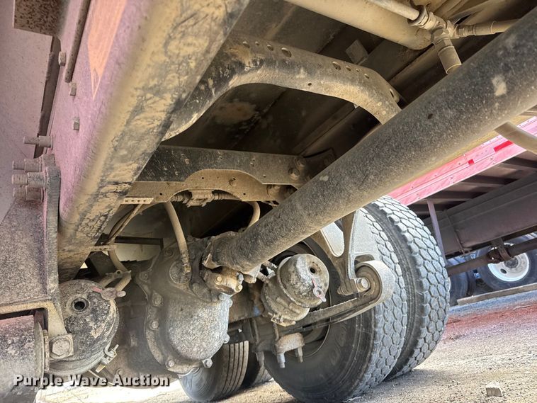 image for item YA2575 2009 International 4400 grain truck