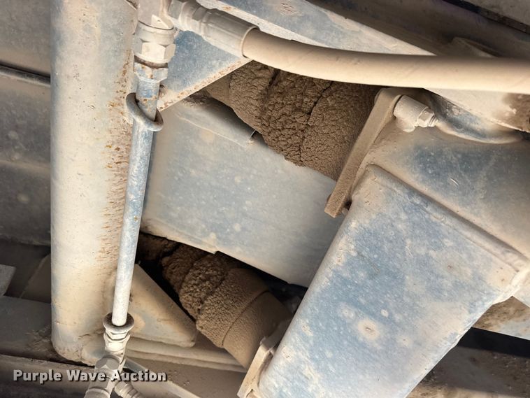 image for item YA2575 2009 International 4400 grain truck