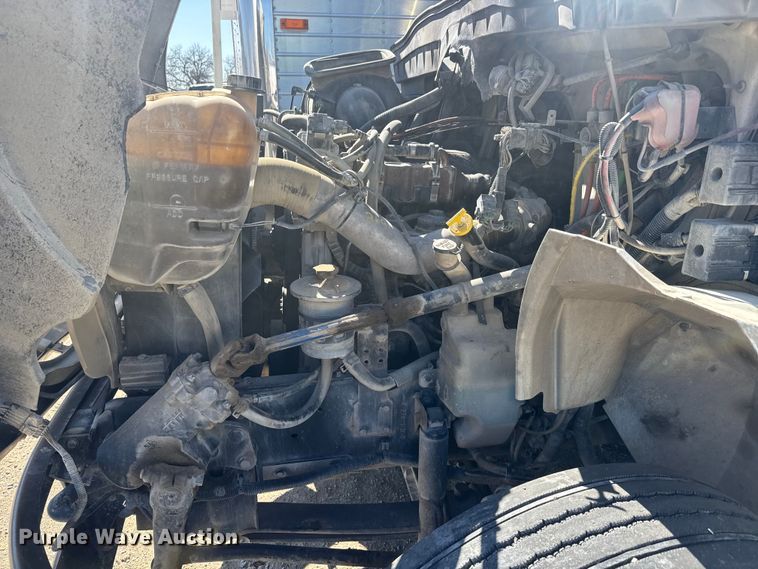 image for item YA2575 2009 International 4400 grain truck