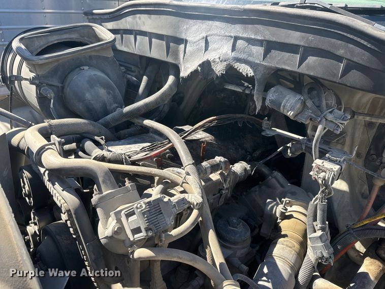 image for item YA2575 2009 International 4400 grain truck