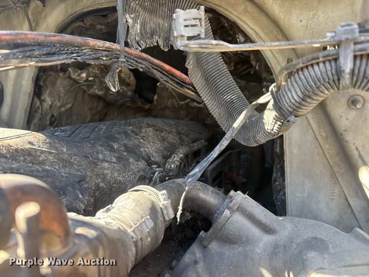 image for item YA2575 2009 International 4400 grain truck