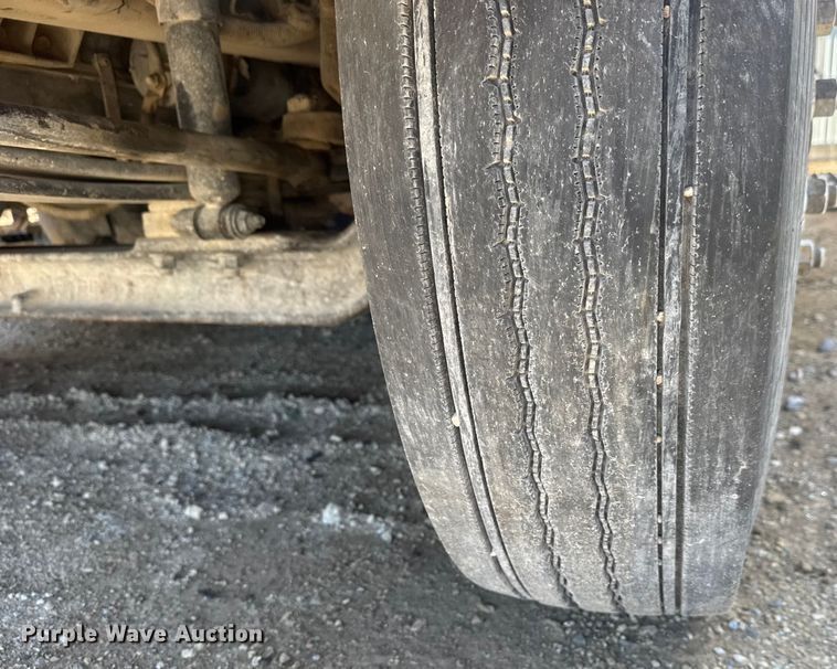 image for item YA2575 2009 International 4400 grain truck