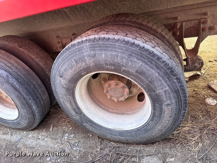 image for item YA2575 2009 International 4400 grain truck