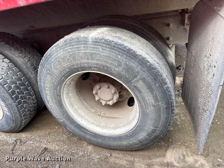 image for item YA2575 2009 International 4400 grain truck