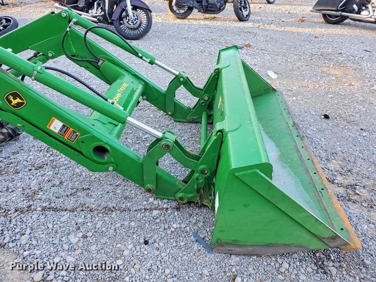 image for item YA2619 2021 John Deere 520M loader