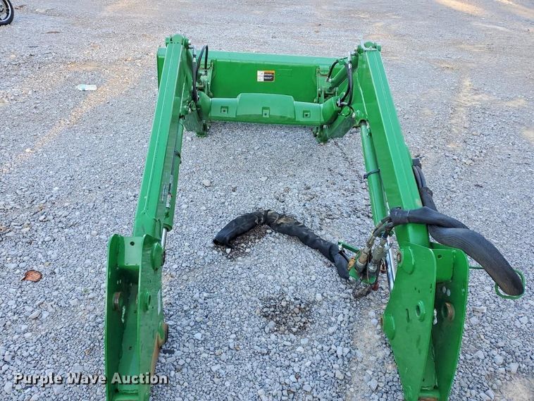 image for item YA2619 2021 John Deere 520M loader