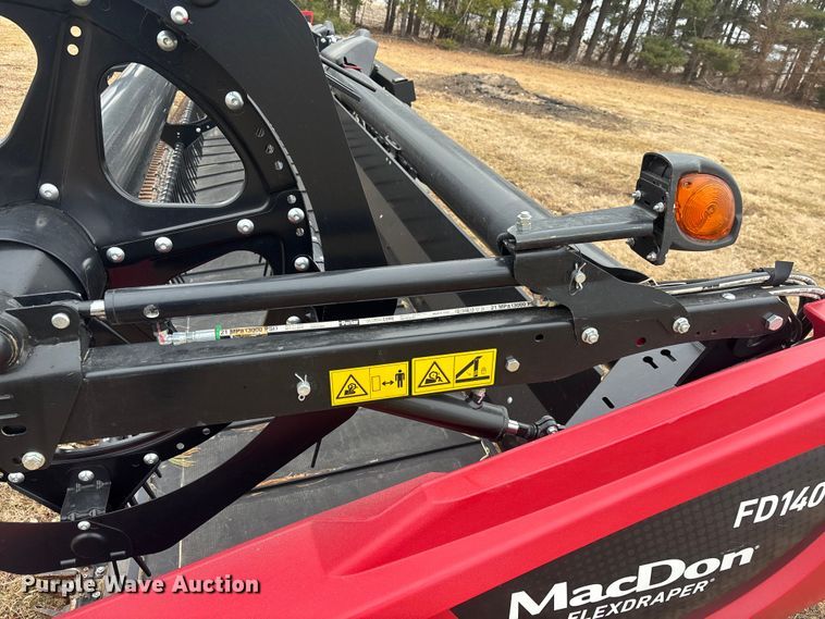 image for item YA2672 2022 MacDon FD140 flex draper head