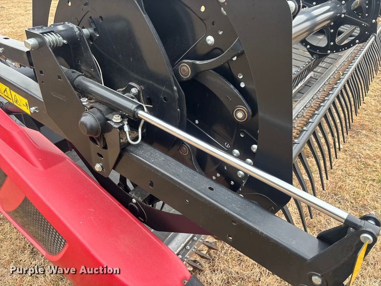 image for item YA2672 2022 MacDon FD140 flex draper head