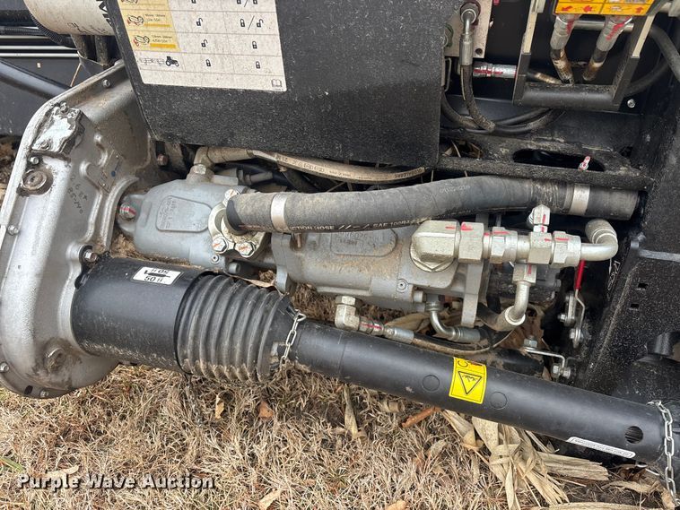 image for item YA2672 2022 MacDon FD140 flex draper head