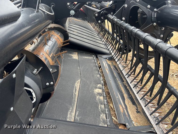 image for item YA2672 2022 MacDon FD140 flex draper head