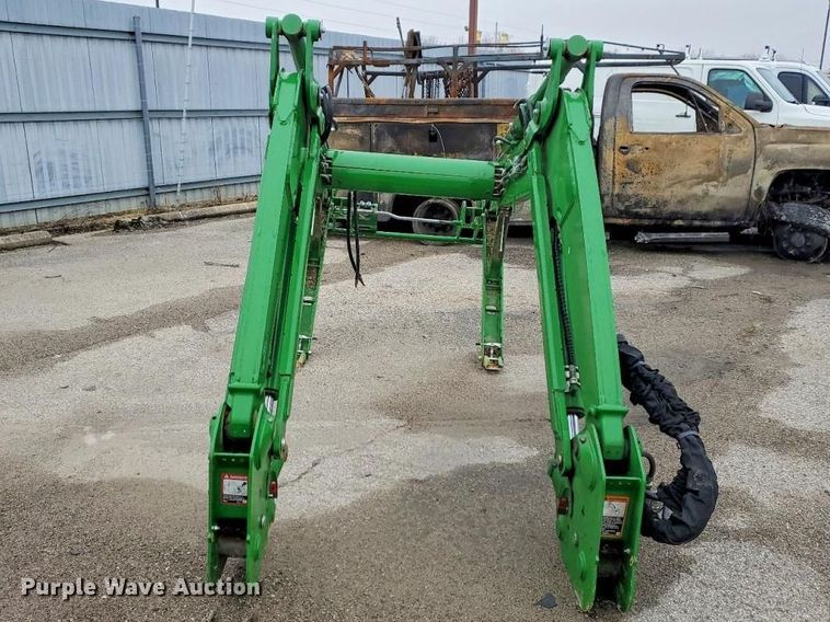 image for item YA2731 2021 John  Deere 640R loader