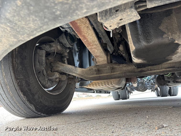 image for item DT0013 2015 Freightliner Cascadia semi truck