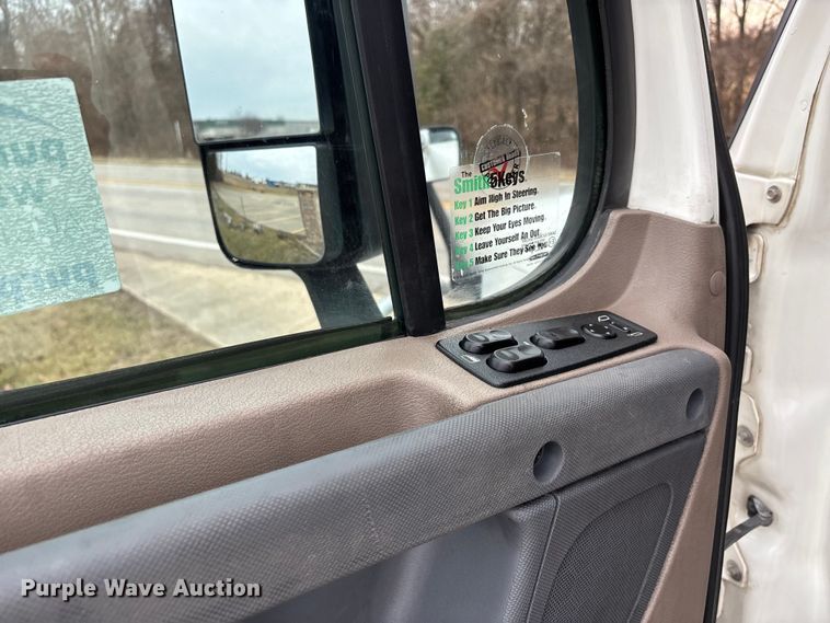 image for item DT0013 2015 Freightliner Cascadia semi truck