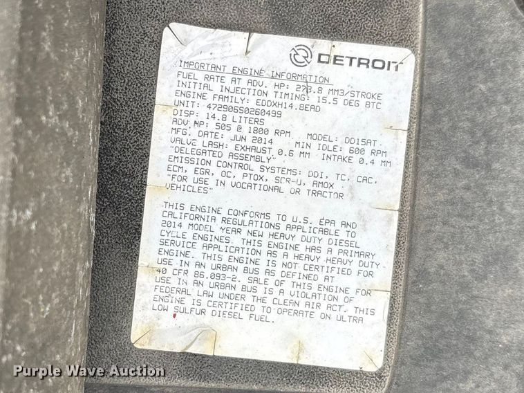 image for item DT0013 2015 Freightliner Cascadia semi truck