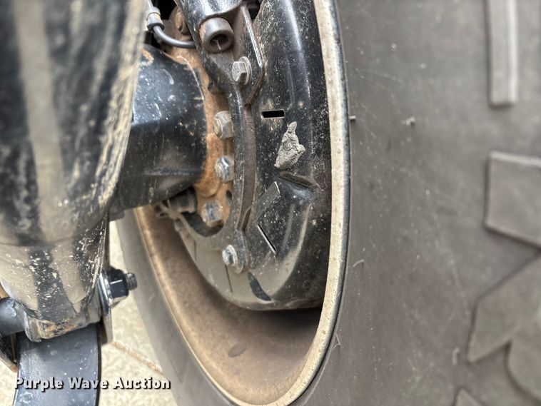 image for item DT0013 2015 Freightliner Cascadia semi truck