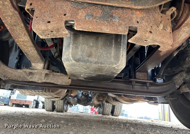 image for item DT0014 2015 Freightliner Cascadia semi truck