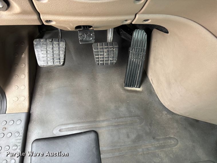 image for item DT0014 2015 Freightliner Cascadia semi truck