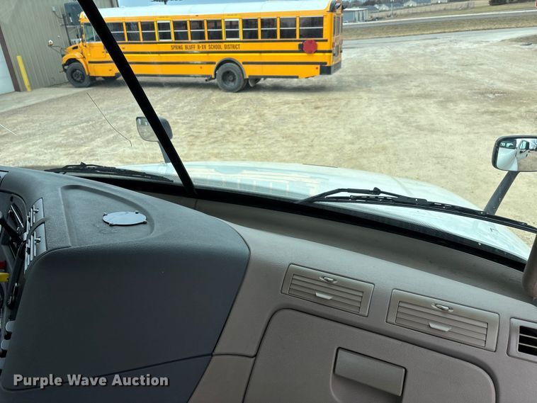 image for item DT0014 2015 Freightliner Cascadia semi truck