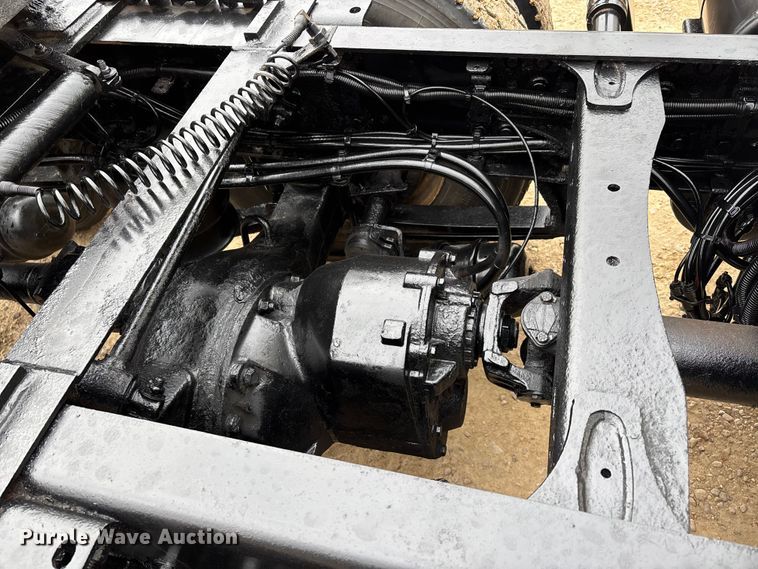 image for item DT0015 2015 Freightliner Cascadia semi truck