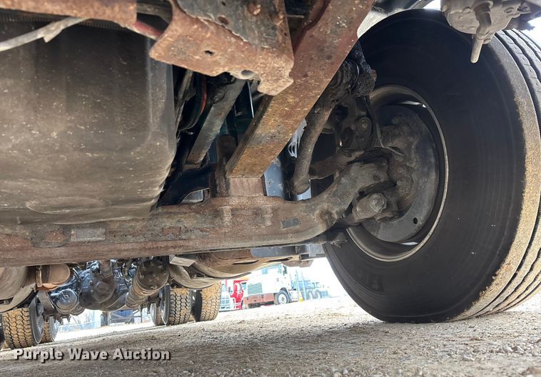 image for item DT0015 2015 Freightliner Cascadia semi truck