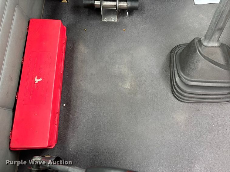 image for item DT0015 2015 Freightliner Cascadia semi truck