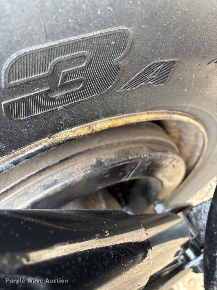 image for item DT0015 2015 Freightliner Cascadia semi truck