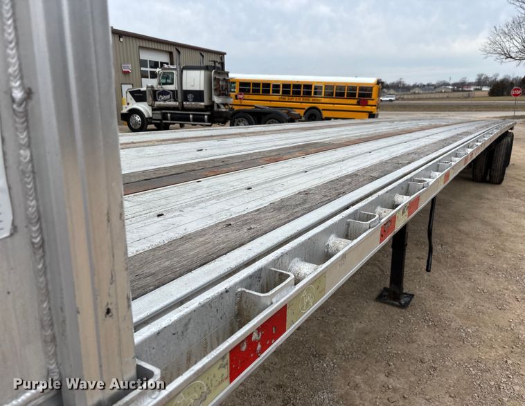 image for item DT0016 2015 Great Dane FLP-0024-00048 flatbed trailer
