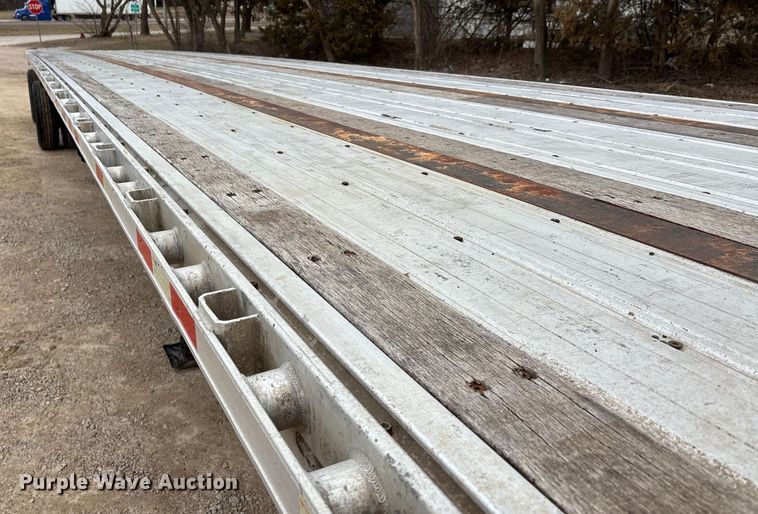 image for item DT0016 2015 Great Dane FLP-0024-00048 flatbed trailer