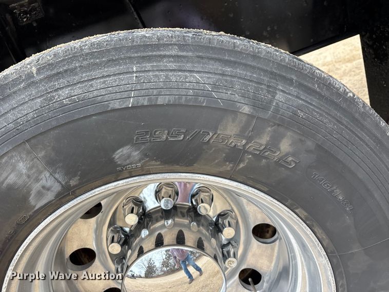 image for item DT0016 2015 Great Dane FLP-0024-00048 flatbed trailer