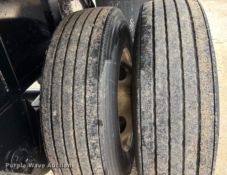 image for item DT0016 2015 Great Dane FLP-0024-00048 flatbed trailer