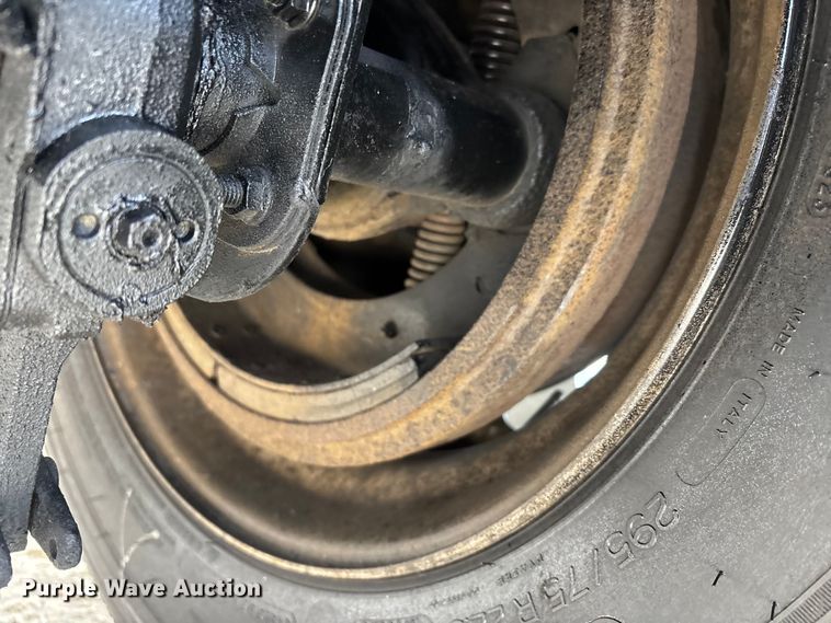 image for item DT0016 2015 Great Dane FLP-0024-00048 flatbed trailer