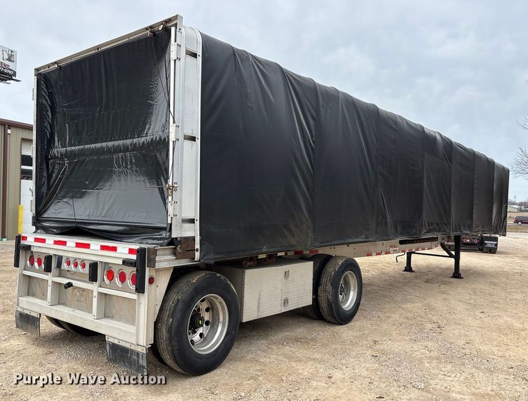 image for item DT0017 2012 Reitnouer Big Bubba flatbed trailer