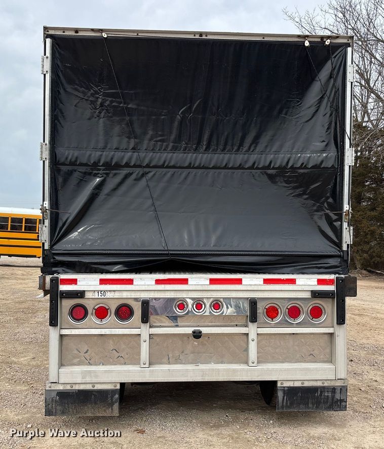 image for item DT0017 2012 Reitnouer Big Bubba flatbed trailer