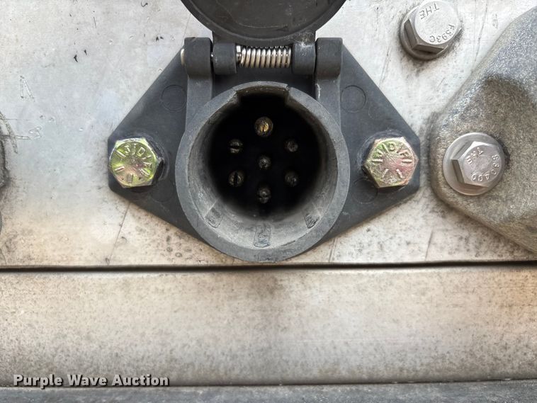 image for item DT0017 2012 Reitnouer Big Bubba flatbed trailer