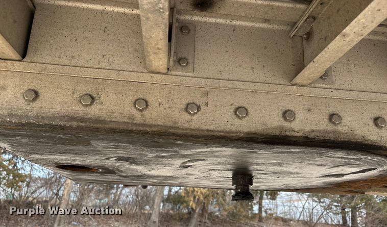 image for item DT0017 2012 Reitnouer Big Bubba flatbed trailer