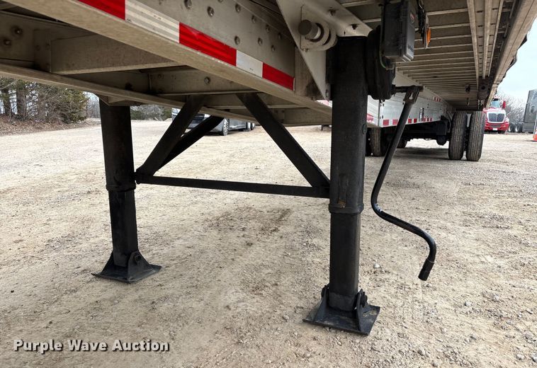 image for item DT0017 2012 Reitnouer Big Bubba flatbed trailer